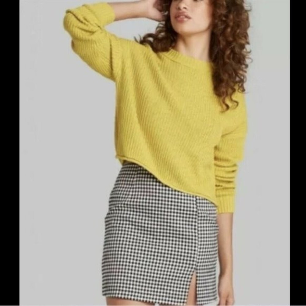 Gold/Mustard Cropped Crew Neck Pullover Sweater Medium